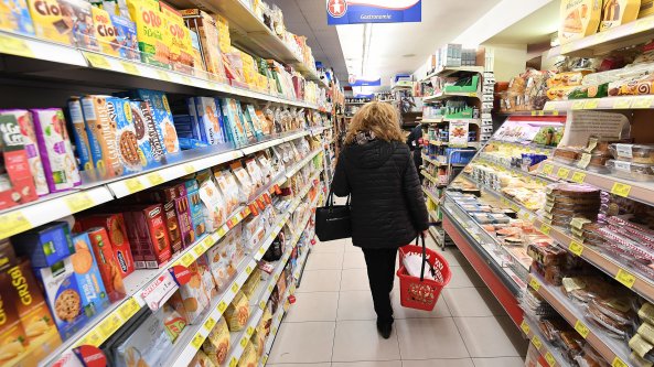 Istat, a febbraio inflazione al 5,7%. Livello più alto da novembre 1995