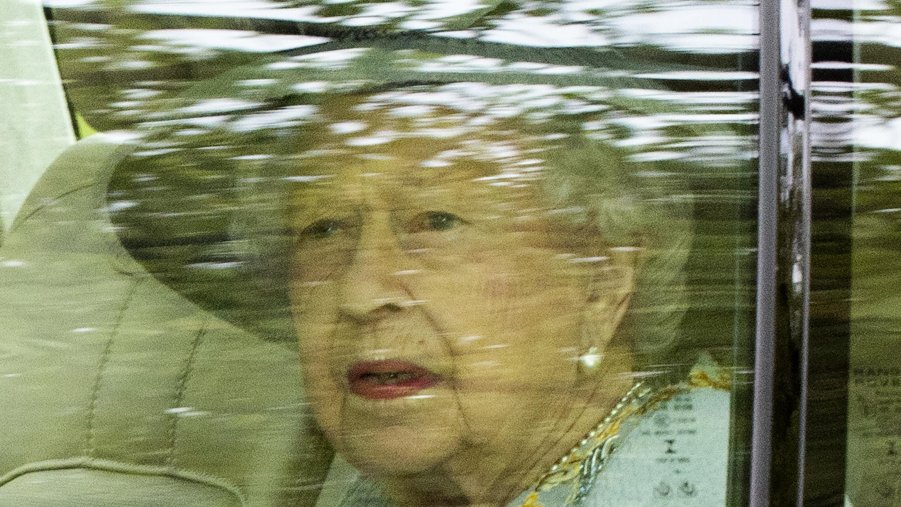 La fragilità della regina Elisabetta: 