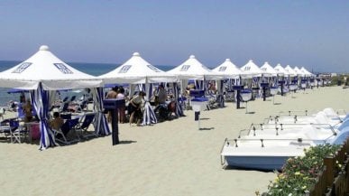 Il sistema corrotto di Sabaudia, così la sindaca si faceva dettare dai balneari l'ordinanza per le spiagge