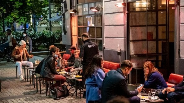 Più bevi, più diventa piccolo il tuo cervello. E la degenerazione inizia con un solo drink