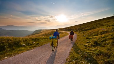 La top 10 delle ciclovie italiane: quella del Sole la più cliccata, la Spoleto-Assisi n. 1 per la qualità