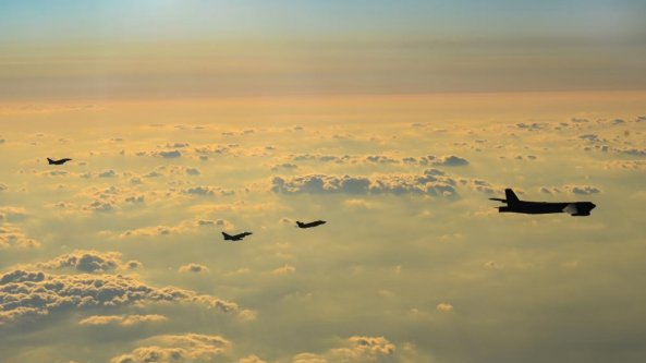 Guerra in Ucraina, i bombardieri B-52 ora volano sull'Italia