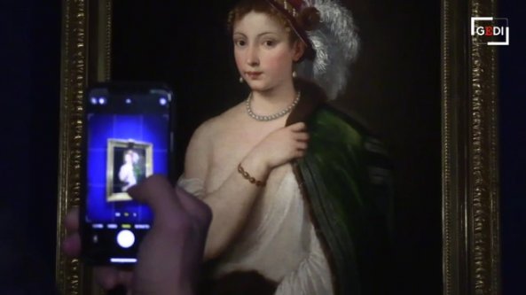 In coda a Palazzo Reale per le opere che Mosca rivuole: 