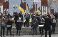 Kiev, in Piazza Maidan l'orchestra sinfonica suona 