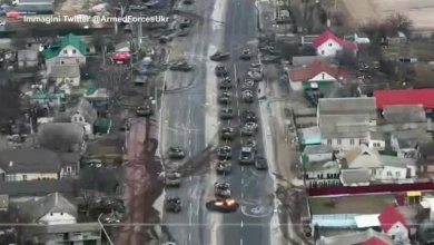 Colpiti dall'esercito ucraino i carri armati russi si ritirano