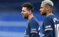 Fischi a Messi e Neymar, applausi a Mbappé: la protesta dei tifosi dopo il disastro-Champions