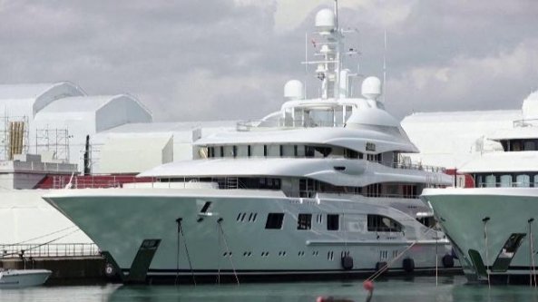 Guerra agli oligarchi, a Barcellona sequestrato yacht da 140 milioni