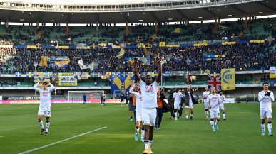 Cori contro i napoletani, la curva del Verona chiusa un turno