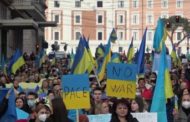 Gli ucraini in piazza a Roma: 
