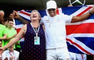 Lewis Hamilton includerà nel cognome quello della madre Carmen Larbalestier