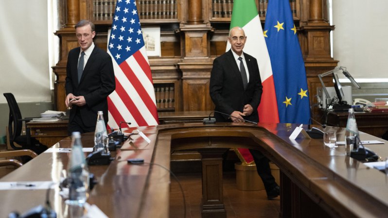 Guerra in Ucraina, gli Stati Uniti: la Cina smetta di tenere i piedi in due staffe e faccia pressione su Mosca