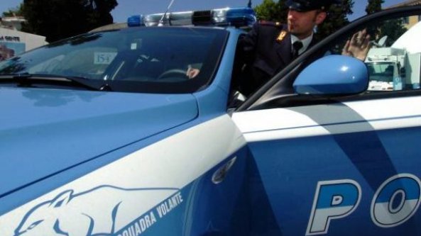 Milano, nega i soldi al figlio che lo colpisce con quattro coltellate: muore 69enne