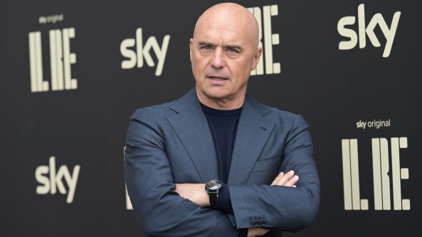'Il re', la serie con Luca Zingaretti:
