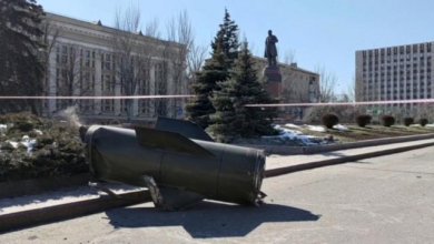 Missile in centro, almeno 20 morti. Scambio di accuse tra Russia e Ucraina sulla responsabilità