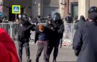 Mosca, manifestanti arrestati: protestavano contro 