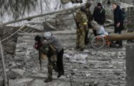 Ucraina - Russia, le news di oggi dalla guerra. Mosca: aperti cinque corridoi umanitari. Kiev accusa, da Mariupol non si esce. Usa e Gb varano embargo su petrolio e gas russi