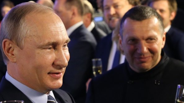 Oligarchi russi, la denuncia del team di Navalny: 
