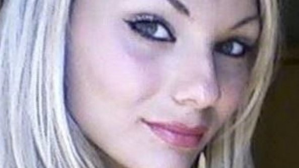 Donna morta dopo caduta dal balcone: indagati il marito e due amici