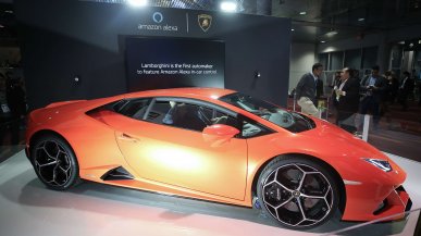 Lamborghini, la Huracàn prodotta a singhiozzo: manca la materia dall'Ucraina