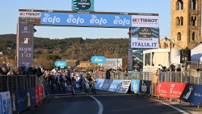 Ciclismo, Tirreno-Adriatico: Merlier vince il primo sprint, Ganna resta leader. A Pedersen la terza tappa della Parigi-Nizza