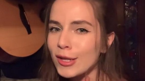 'Bella Ciao' inno della resistenza ucraina, la cantante folk Khrystyna Soloviy l'ha riadattata