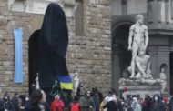 Botta e risposta sul David oscurato: 