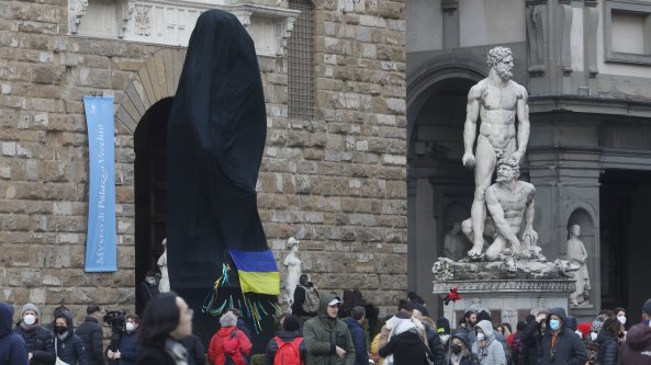 Botta e risposta sul David oscurato: 