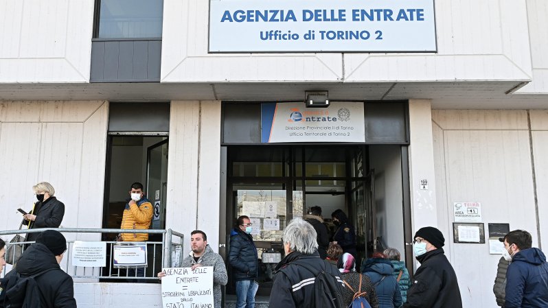 Over 50 non vaccinati, in arrivo le sanzioni dell'Agenzia delle entrate