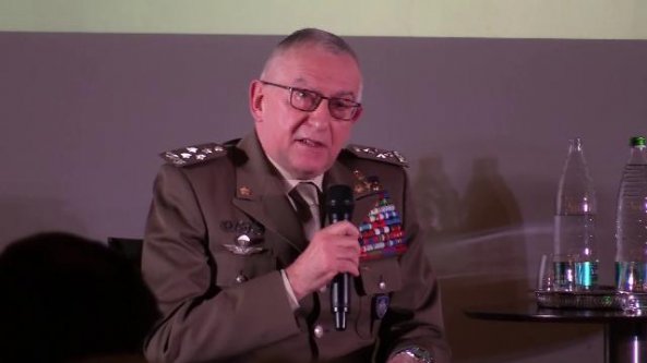 Il generale Graziano: 