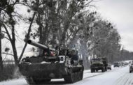 La colonna di carri armati a nord di Kiev si è sparpagliata tra i boschi.  