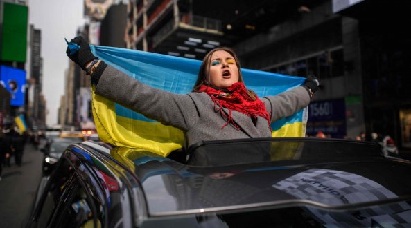 La Little Odessa a New York dove convivono russi e ucraini. “Putin ci ricaccia nel passato”
