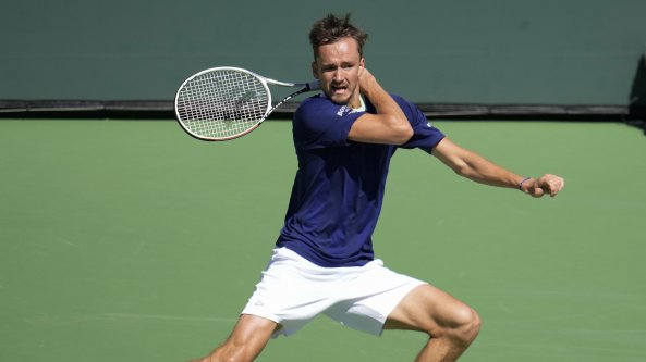 Tennis, Djokovic torna numero uno: Medvedev battuto da Monfils ad Indian Wells