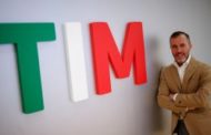 Vivendi svaluta ancora Tim ma dà fiducia a Labriola