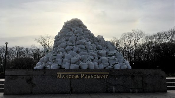 Diario da Kiev. Quei sacchetti di sabbia lasciati in difesa dei monumenti