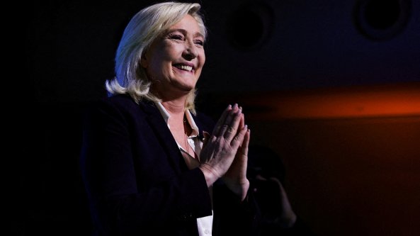 Un'immagine più rassicurante senza rinunciare al sovranismo: la strategia di Le Pen per sperare nella vittoria