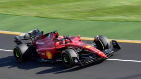 Follie da Ferrari. Leclerc in fuga, Imola fa il pieno