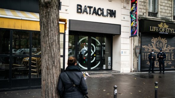 Bataclan, il processo del secolo raccontato da Emmanuel Carrére. Storia di Sonia, l’eroina