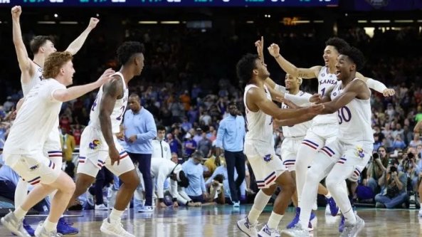 Ncaa, Kansas batte North Carolina in finale: in settantamila a New Orleans per le stelle del futuro