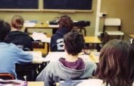 Firenze, parla il prof minacciato con un'arma giocattolo: “Quel video diffuso in rete mi ferisce più della pistola finta puntata contro di me”