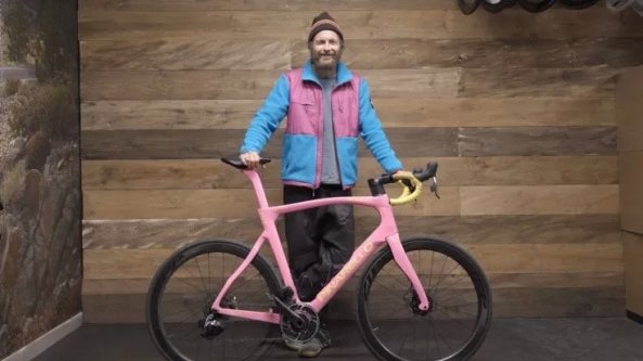 Jovanotti mette all'asta la sua bici Pinarello su eBay: il ricavato andrà ai bambini ucraini