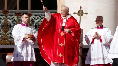 Vaticano, il Papa torna sul sagrato della Basilica: 