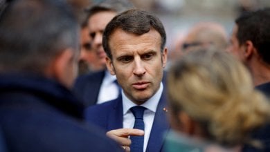 Elezioni in Francia 2022, gli ultimi sondaggi: Le Pen a soli tre punti da Macron