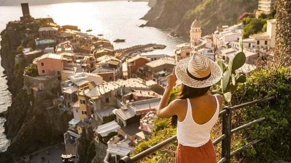 Previsioni meteo, come sarà il tempo a Pasqua e Pasquetta: le mete migliori per trovare il sole in vacanza