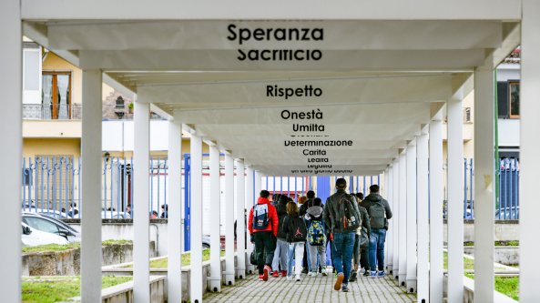 Camorra, Parco Verde di Caivano tra nuove accuse e sospetti: “So chi ha minacciato don Patriciello”