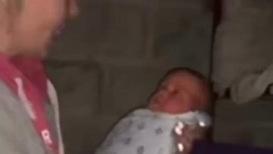 Nikita, il neonato scampato per pochi giorni alle bombe sull'ospedale pediatrico