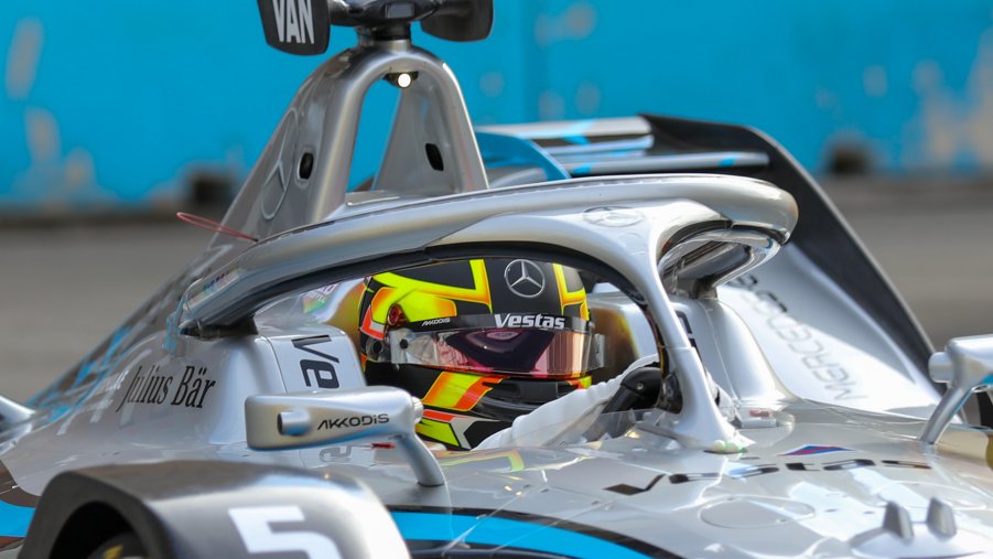 Formula E, Vandoorne in pole nel Gp a Roma Eur davanti al 'tifoso' Mourinho