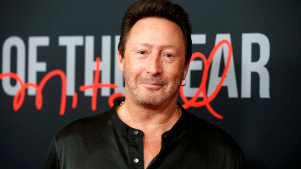 Julian Lennon rompe il voto e canta 'Imagine' per l'Ucraina