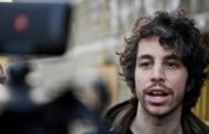 Mattia Santori e l'intervento in consiglio comunale sulle oche uccise dai cani: critiche e ironie social