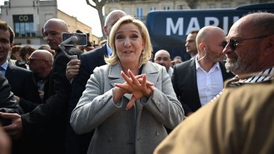 Elezioni in Francia 2022, gli ultimi sondaggi: Le Pen a un passo da Macron. L'incognita Mélenchon