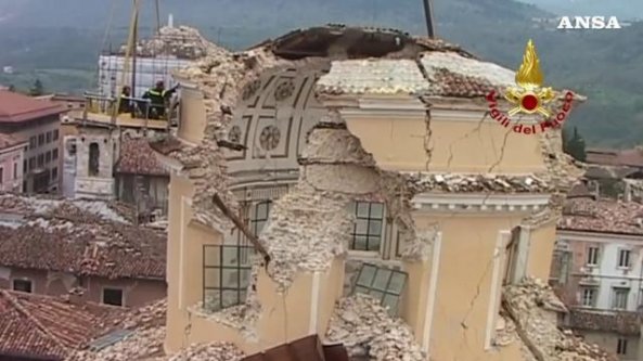 Tredici anni fa il terremoto all'Aquila: il video tributo dei Vigili del fuoco